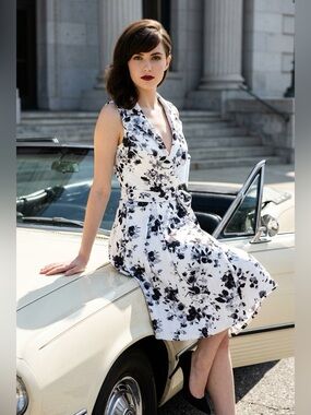 Jessica Howard White Dress with Black Floral Print